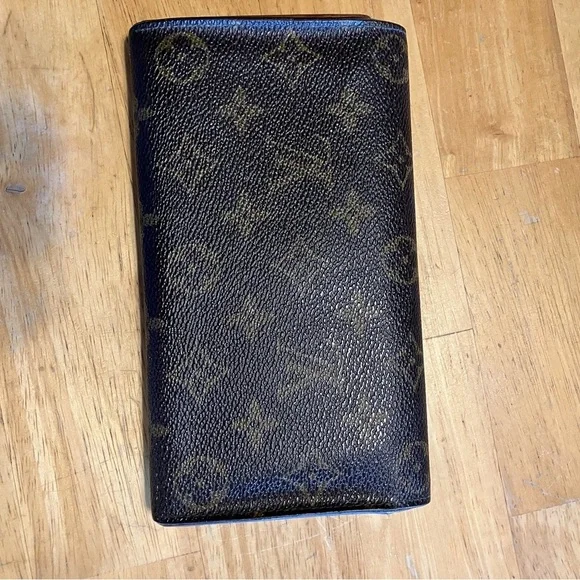 Louis Vuitton monogram Sarah long wallet. Some rubbing/wear (see pics). - Picture 2 of 6